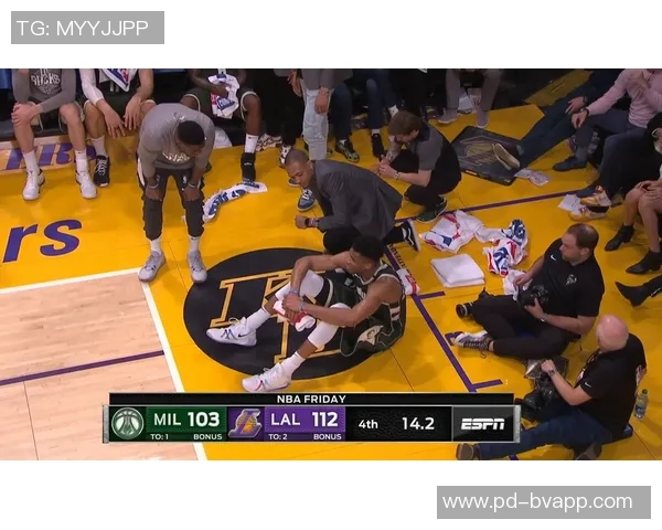 华子提前离场沮丧落后29分球员通道内情引发热议 华子提前离场沮丧落后29分球员通道内情引发热议