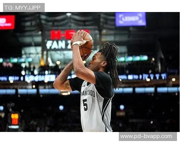 马刺11连胜展现强大防守篮网15次失误中13次遭抢断